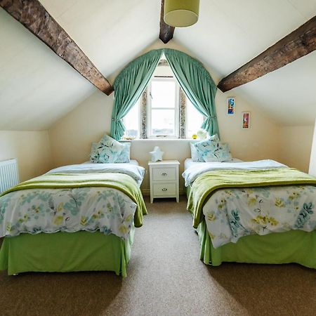 Langs Hall Leyland Kültér fotó